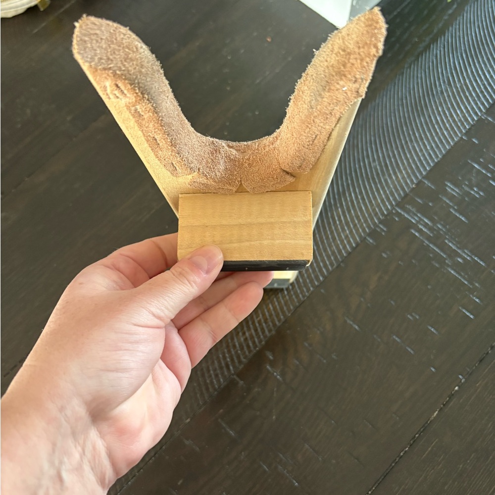 Mallory’s made in Texas USA wooden boot jack too easily remove boots - Picture 3 of 4